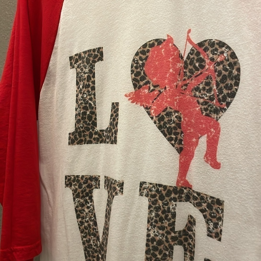 Valentine’s LOVE Shirt ❤️ - Picture 10 of 11